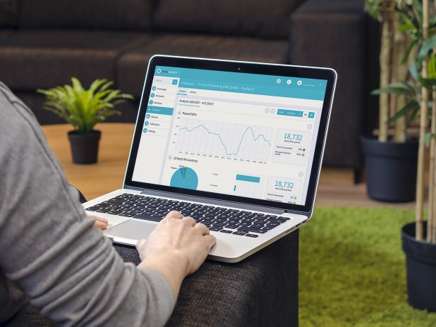 La solution média relations publiques de Liana avec l'interface desktop